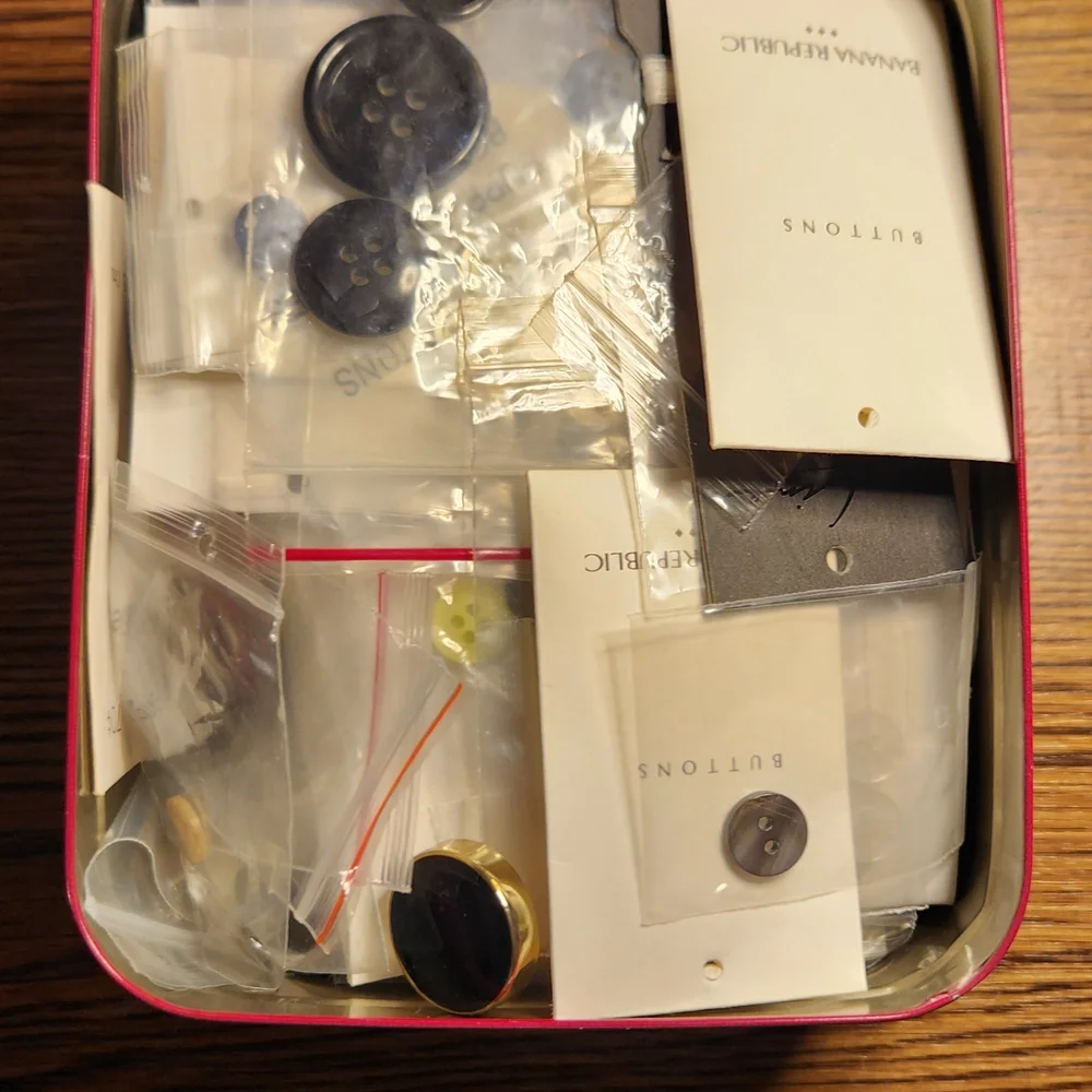 Random Buttons In an M.J Hummel 1996 Collector's Edition Metal Tin